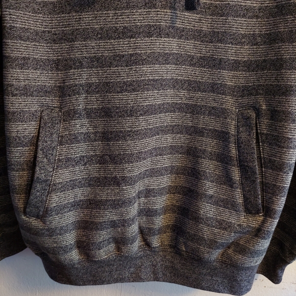 LA sweater - Picture 5 of 9